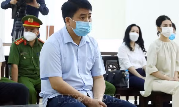 Phúc thẩm vụ chế phẩm Redoxy-3C: Bị cáo Nguyễn Đức Chung được giảm 3 năm tù