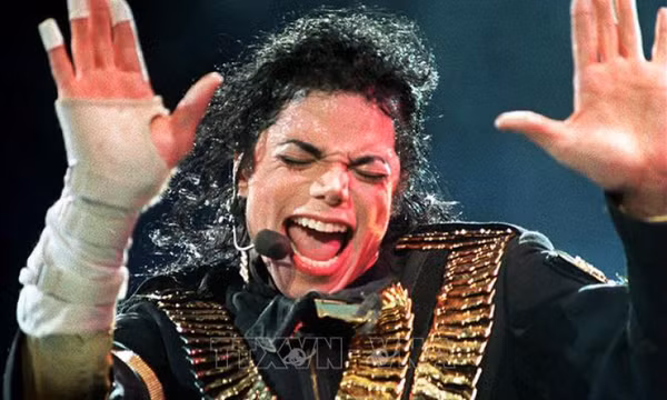 Sony thông báo rút 3 ca khúc gây tranh cãi của Michael Jackson