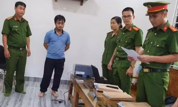 Bắt giam hai cán bộ CDC Quảng Trị tuồn bán kit test cho Công ty Việt Á