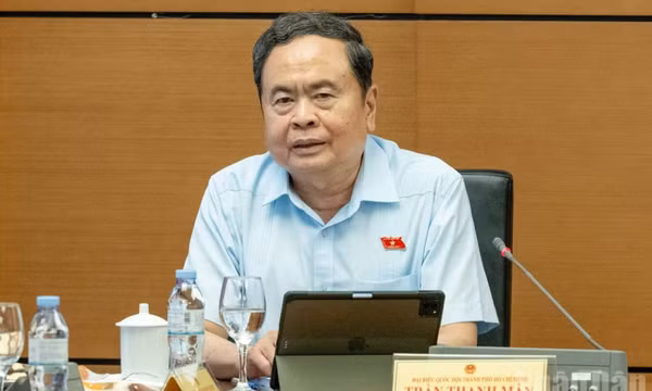 Chủ tịch Quốc hội: Tiếp tục rà soát để cắt giảm thực chất điều kiện kinh doanh