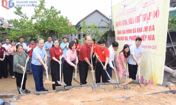 Khởi công xây Nhà nhân đạo cho hộ có hoàn cảnh khó khăn