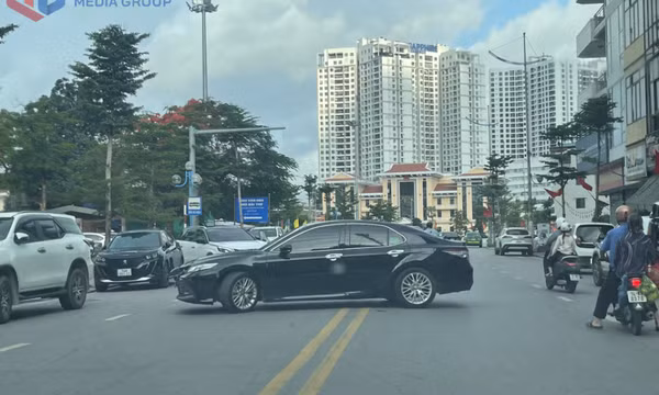 Không quan sát khi sang đường - Hành vi nhỏ, nguy cơ lớn
