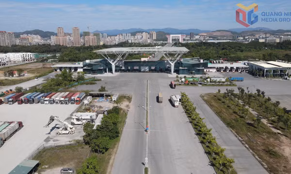Cửa ngõ quốc tế nơi biên giới