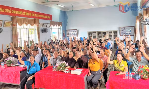 Cử tri Vân Đồn nhất trí giới thiệu 27 người ứng cử trưởng thôn, khu phố