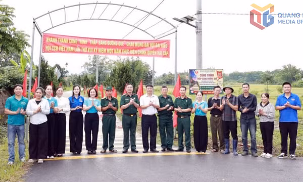 Phát huy tinh thần đoàn kết, gương mẫu