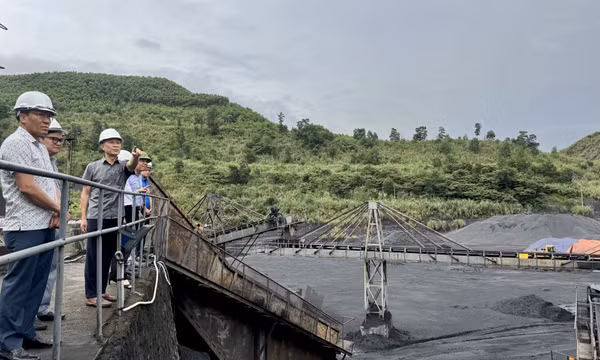 Không để thất thoát than trong mùa mưa bão