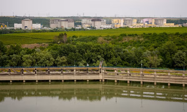 Romania đóng lò phản ứng hạt nhân thứ hai vì mực nước sông Danube xuống thấp