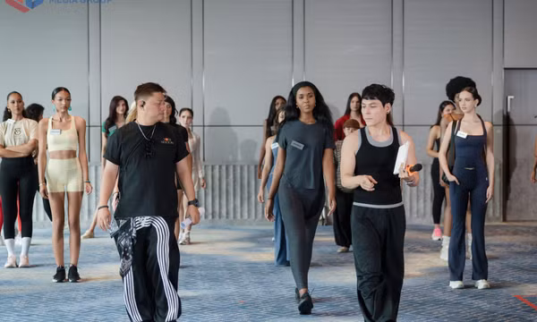 Các thí sinh tích cực tập luyện cho đêm khai mạc Miss World 2026