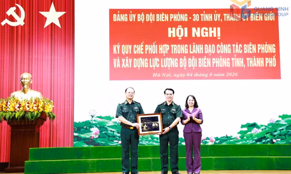 Ký Quy chế phối hợp trong lãnh đạo công tác biên phòng giai đoạn mới