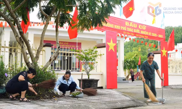 Rực rỡ cờ, hoa chào mừng ngày bầu cử trưởng thôn, bản, khu phố
