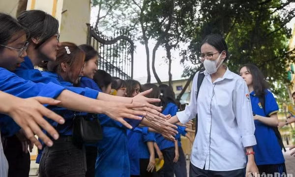 Công bố đề thi chính thức, đáp án, thang điểm môn Ngữ văn thi tốt nghiệp THPT năm 2024