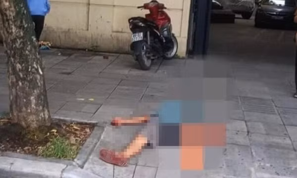 Bắt giữ kẻ chém gục người đàn ông trên phố Hà Nội