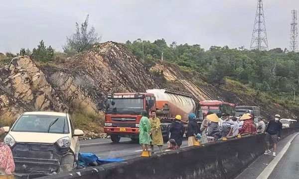 Va chạm với ô tô trên đèo Lý Hòa, người đàn ông đi bộ tử vong