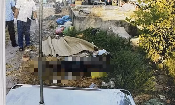 Tìm nhân chứng vụ người đàn ông chết ở bãi đất trống, có vết thương trên đầu
