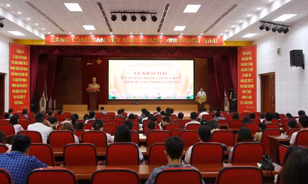 Khai mạc kỳ thi tuyển dụng công chức tỉnh Quảng Ninh năm 2024