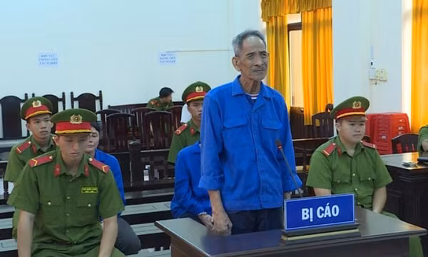 Cụ ông 72 tuổi dùng búa đập vào đầu hàng xóm lĩnh án 6 năm tù