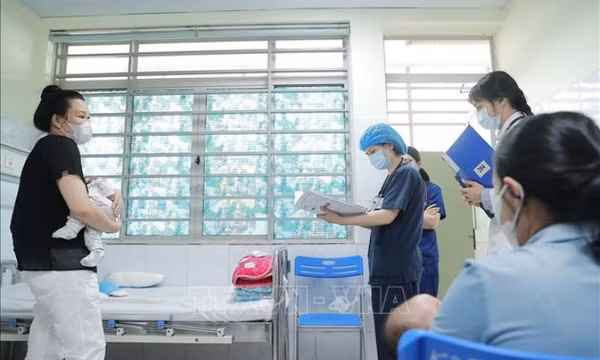Sởi, ho gà diễn biến phức tạp, Bộ Y tế yêu cầu phát hiện sớm, cách ly kịp thời ca nhiễm 