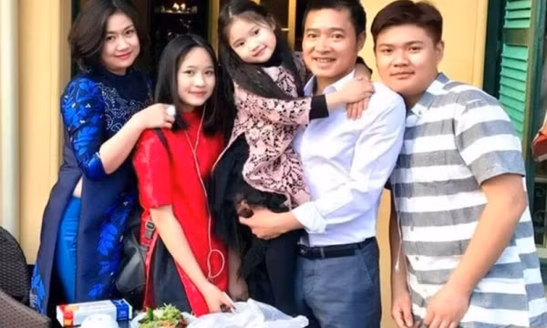 Hôn nhân viên mãn của danh thủ bóng đá tham gia 'Anh trai vượt ngàn chông gai'