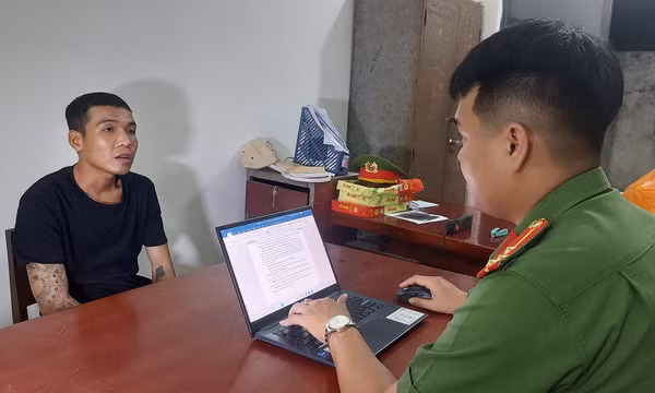 Thanh niên 25 tuổi khống chế nữ chủ tiệm uốn tóc để cướp, bắt chụp ảnh khỏa thân