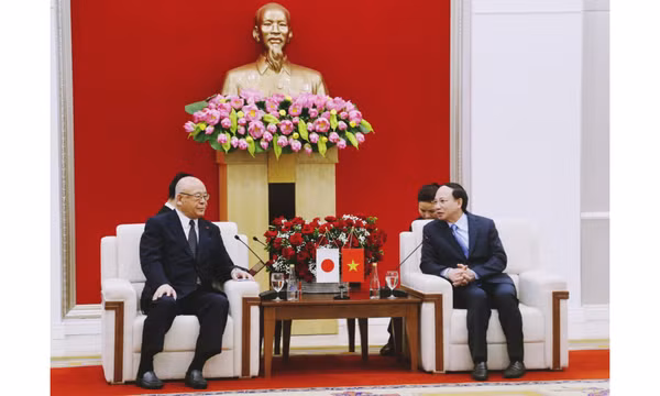 Đồng chí Bí thư Tỉnh ủy tiếp xã giao Cố vấn đặc biệt Liên minh nghị sĩ hữu nghị Nhật - Việt