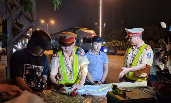 Xử lý nghiêm vi phạm nồng độ cồn và hành vi giao xe cho người không đủ điều kiện