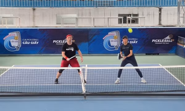 Cơn sốt chơi Pickleball của người thành thị