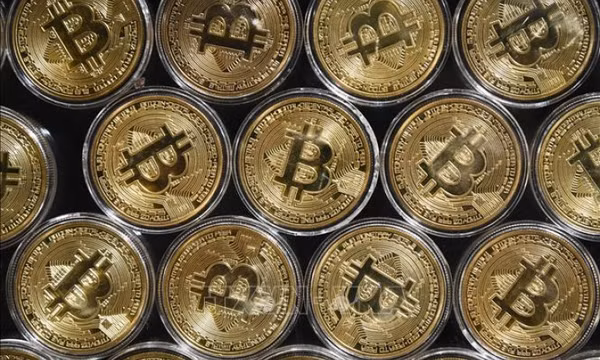 Giá bitcoin giảm mạnh sau diễn biến mới ở Đức và Pháp