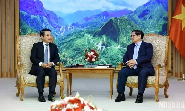 Tăng cường và củng cố tình đoàn kết đặc biệt và hợp tác toàn diện Việt Nam-Lào