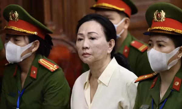 Tống đạt cáo trạng truy tố bà Trương Mỹ Lan trong vụ Vạn Thịnh Phát giai đoạn 2