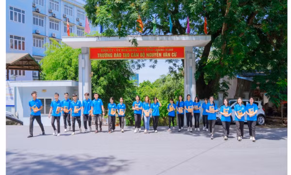 Trung tâm Ngoại ngữ tin học - Trường ĐTCB Nguyễn Văn Cừ thông báo mở các lớp tiếng Anh, tiếng Trung Quốc hè 2024