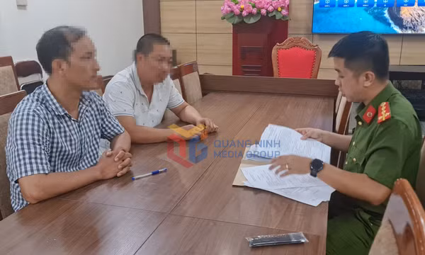 Tạm giữ hình sự 2 trong số 3 lái xe "taxi dù" dàn hàng chèn xe trên QL 18