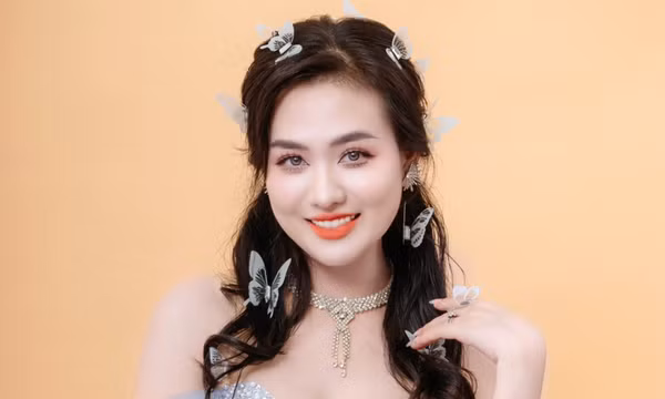 Nhan sắc cựu giám đốc ngân hàng mới đăng quang hoa hậu