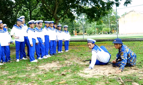 Trại hè quân đội: Trải nghiệm để trưởng thành