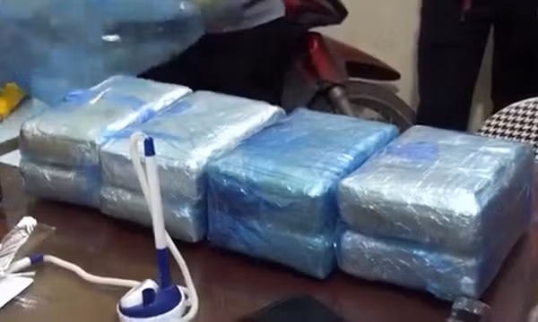 Bắt đối tượng chở 7kg ma túy đi tiêu thụ ở Thái Nguyên