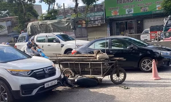 Xe tự chế va chạm ô tô đầu kéo, một người thiệt mạng