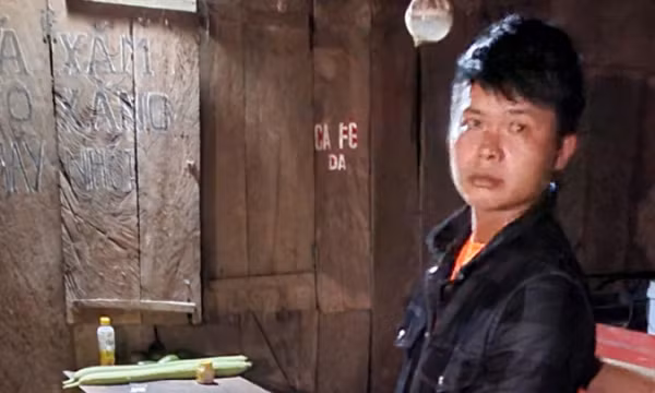 Bé gái quay video kẻ xâm hại, trình báo công an