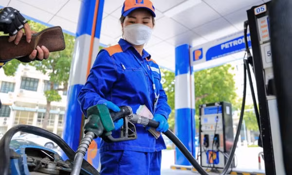 Đề xuất bỏ thuế tiêu thụ đặc biệt với xăng