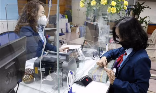 Ngân hàng tiếp tục tăng lãi suất nhằm thu hút dòng vốn nhàn rỗi từ dân cư