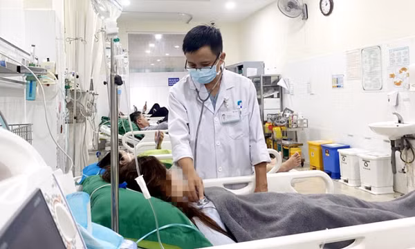 8 nhân viên ngân hàng nhập viện nghi ngộ độc khí CO