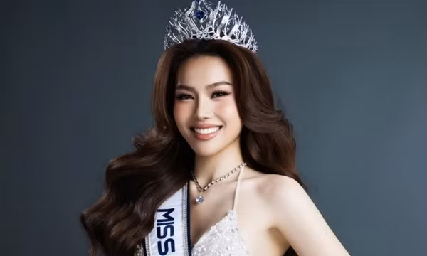 'Á hậu có nụ cười đẹp nhất' đại diện Việt Nam thi Miss Cosmo 2026