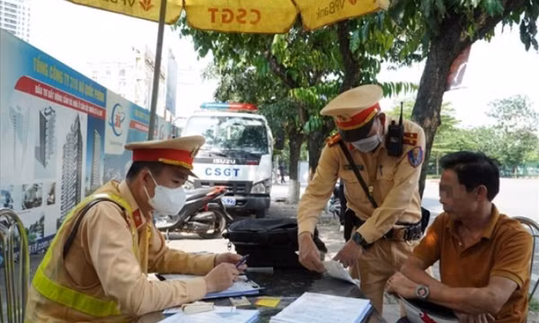Bộ Công an nói về đề xuất phạt ôtô cứu hộ kéo xe không phải là xe bị hư hỏng, bị sự cố