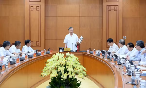 Làm rõ thành tựu vĩ đại và định hướng lãnh đạo phát triển đất nước trong 100 năm tới