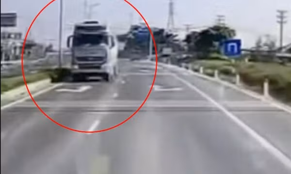 Tài xế xe đầu kéo đi ngược chiều ở Ninh Bình bị phạt tới 20 triệu đồng