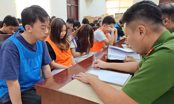 Thủ đoạn lừa đảo "hợp đồng kỳ nghỉ": Khởi tố 187 bị can, tạm giữ nhiều ô tô, sổ đỏ