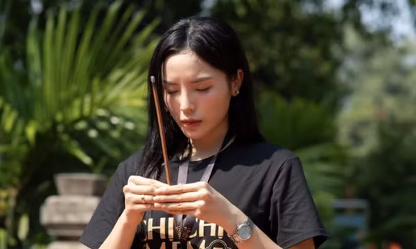 Sau Minh Hằng, Ngọc Trinh, ai đóng nữ chính Chị chị em em 3?
