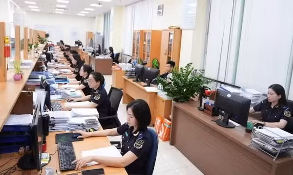 Bãi bỏ 10 thủ tục trong lĩnh vực hải quan, kinh doanh hàng miễn thuế