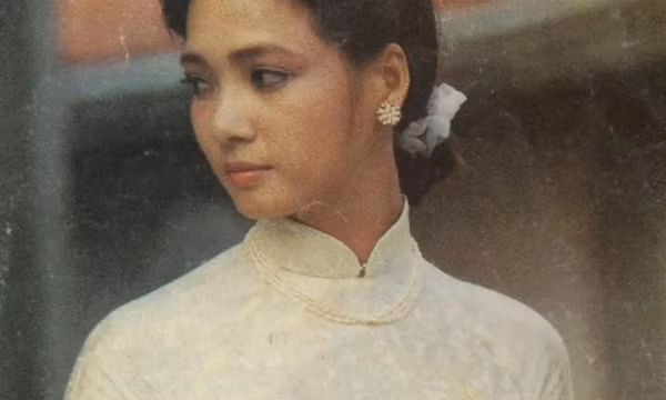 Mỹ nhân Hà thành trẻ nhất được phong NSND, hơn 30 năm hôn nhân chưa mặc váy cưới