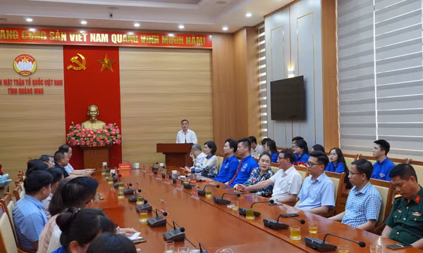 Công bố quyết định công tác cán bộ tại Ủy ban MTTQ Việt Nam tỉnh