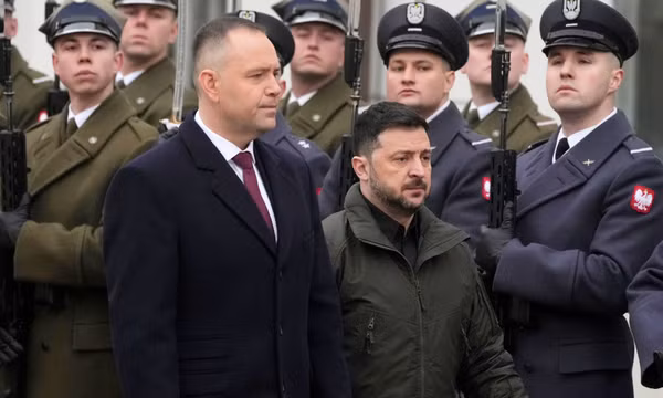 Ông Zelensky trả lại huân chương cao quý nhất của Ba Lan sau khi bị tước danh hiệu vì tranh cãi lịch sử