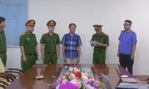 Lào Cai bắt 3 nguyên cán bộ thuế do sai phạm tại Cửa khẩu Kim Thành